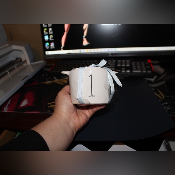 NEW Rae Dunn Cinderella Measuring Cups 🥰 - Picture 6 of 7